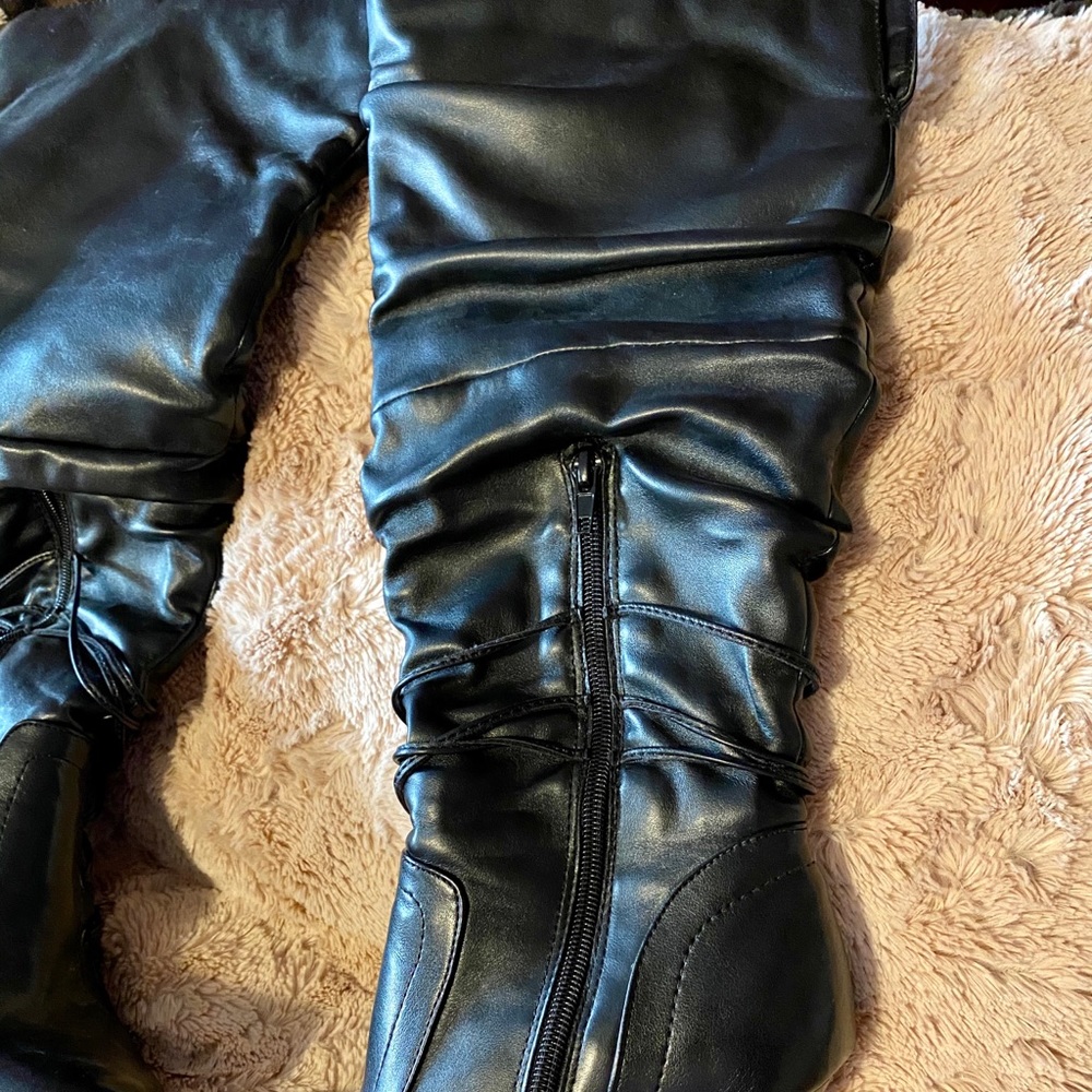 Boots - Picture 2 of 4